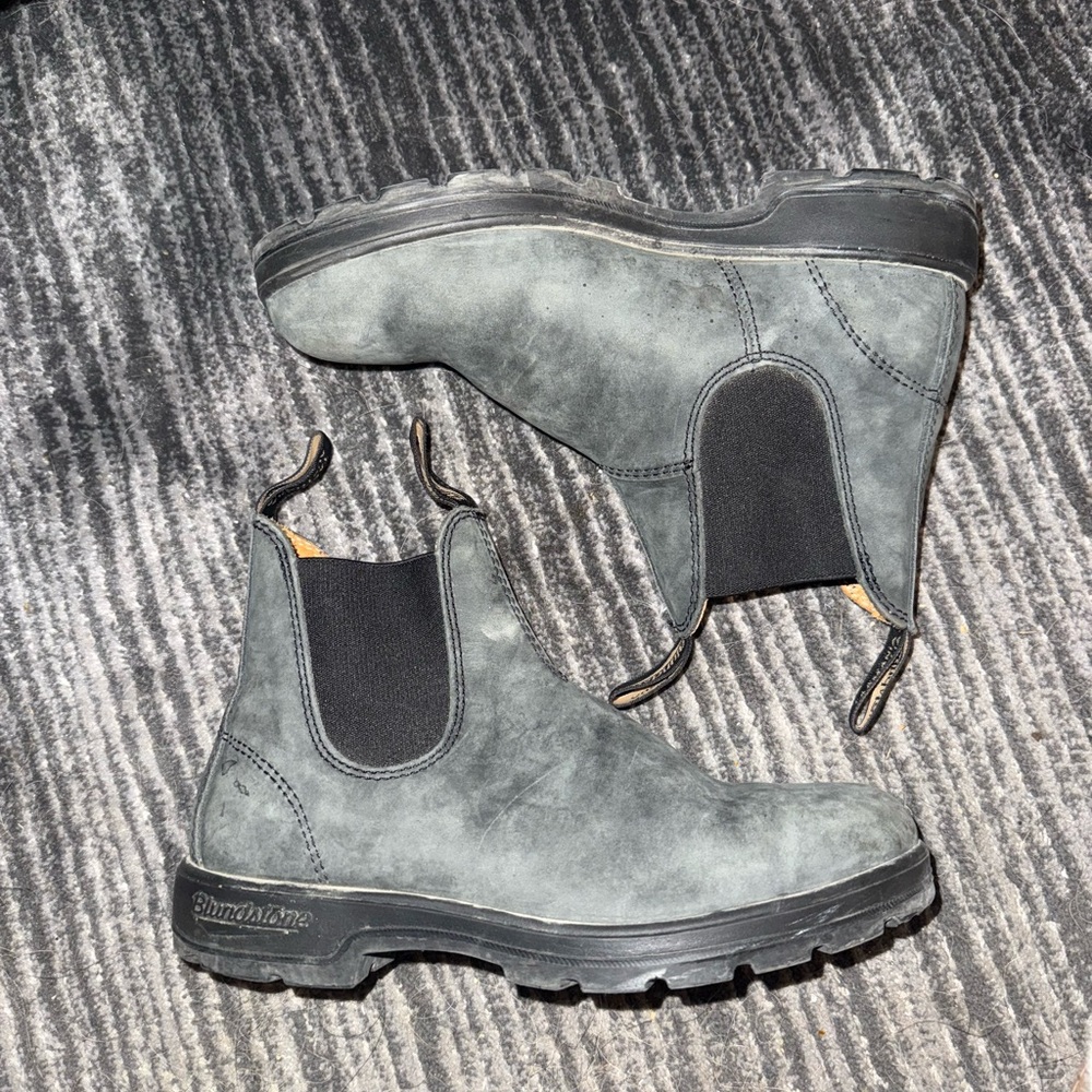 Blundstone Gray Ankle Boots with Elastic Panels